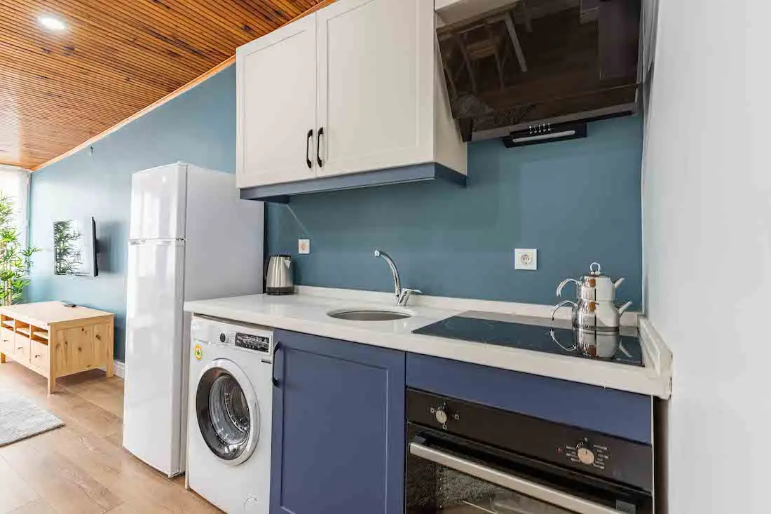 Fitted kitchen